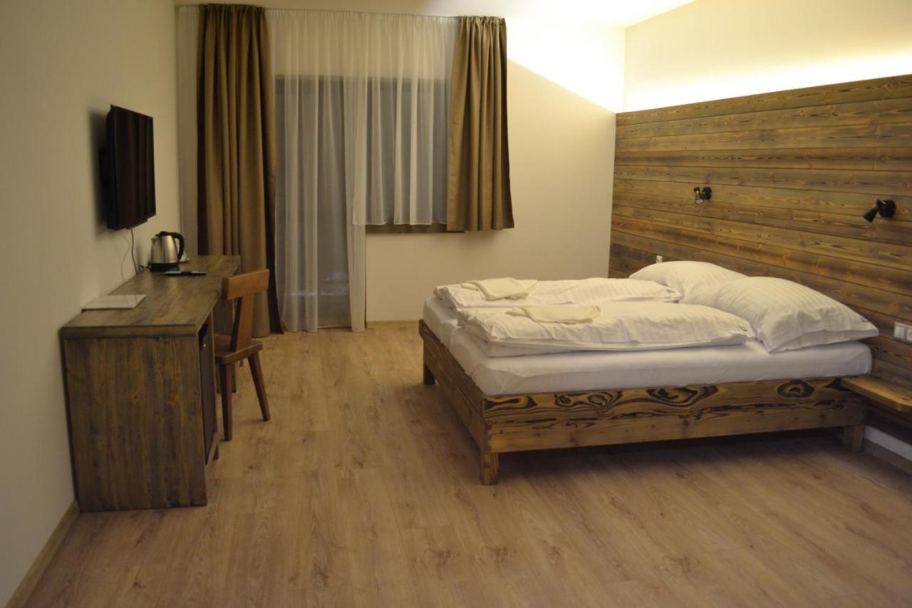 Tri Kopy*** - Penzion, Restauracia A Pizza Smrečany Dış mekan fotoğraf
