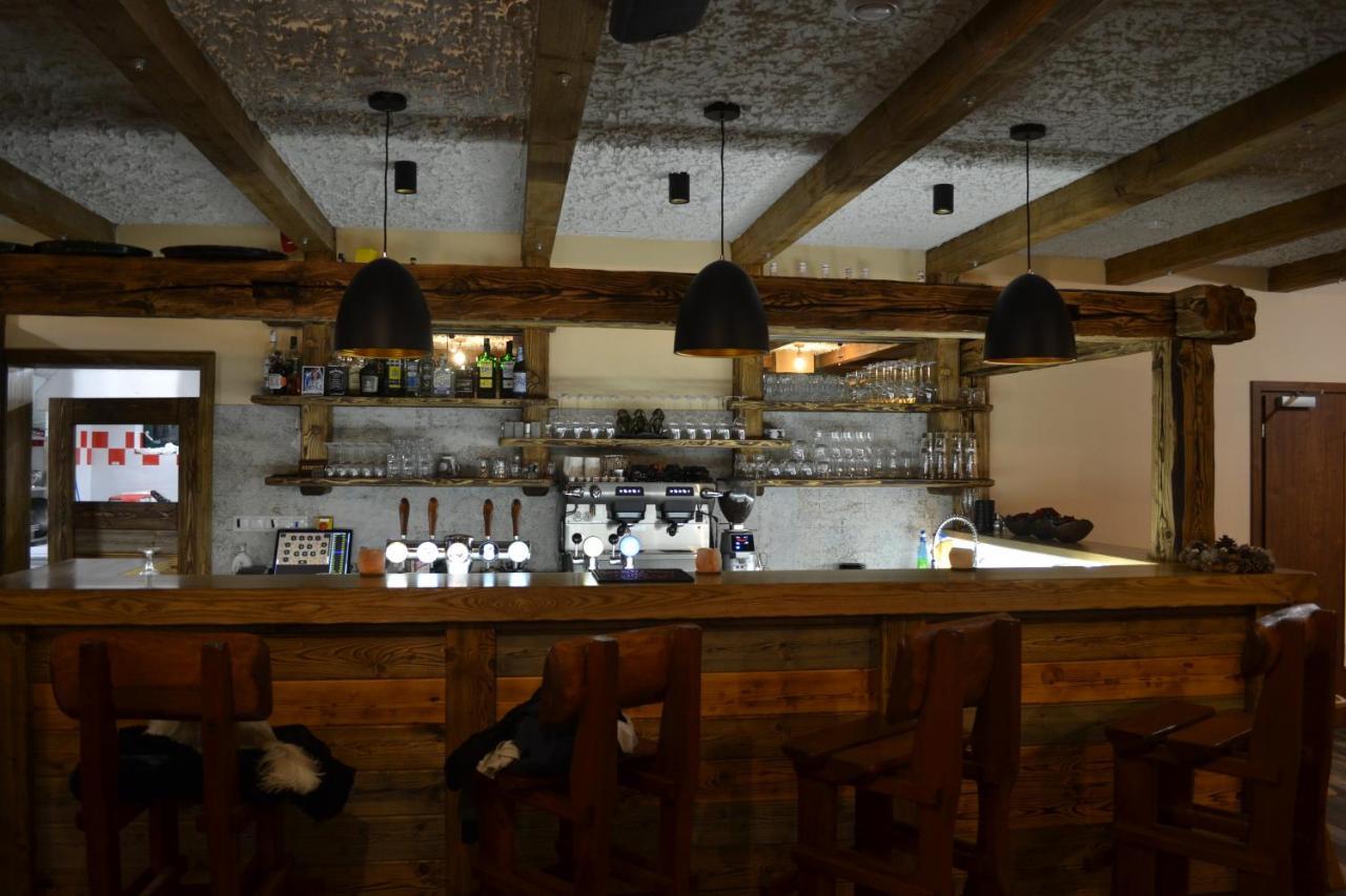 Tri Kopy*** - Penzion, Restauracia A Pizza Smrečany Dış mekan fotoğraf